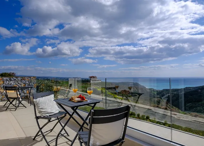 Vila Cavo Aspro Luxury 3-bed By Nomads