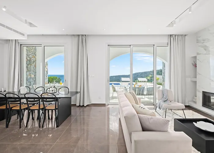 Cavo Aspro Luxury 3-bed By Nomads Vila